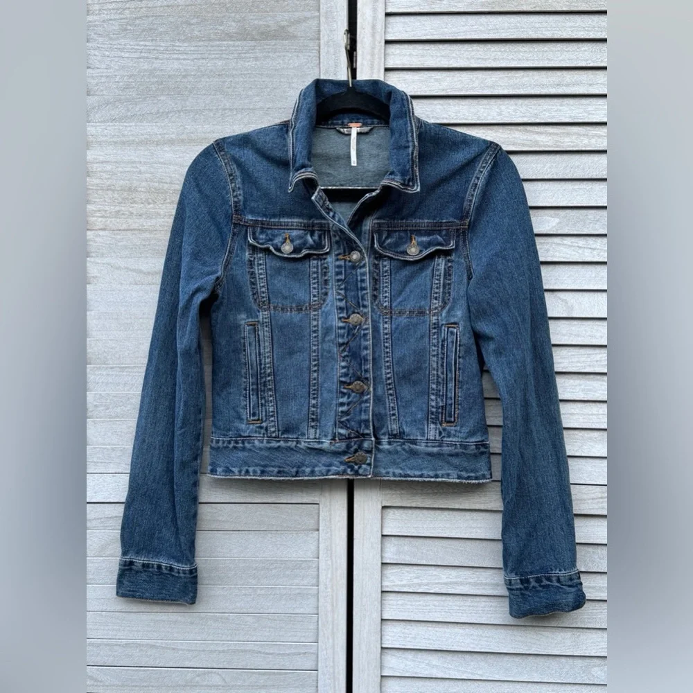 Free People Medium Blue Jean Jacket. Great Condition. Size XS Festival Classic - Picture 2 of 15